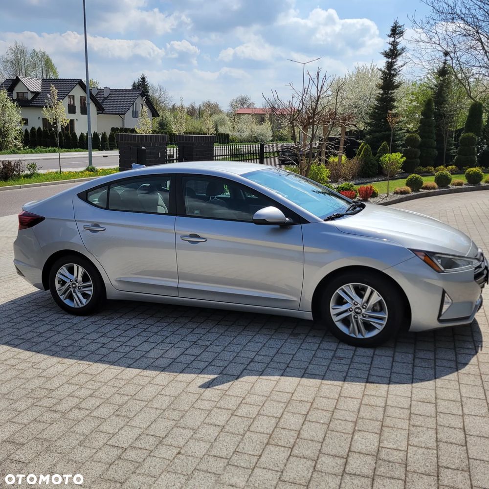 Hyundai Elantra - 7