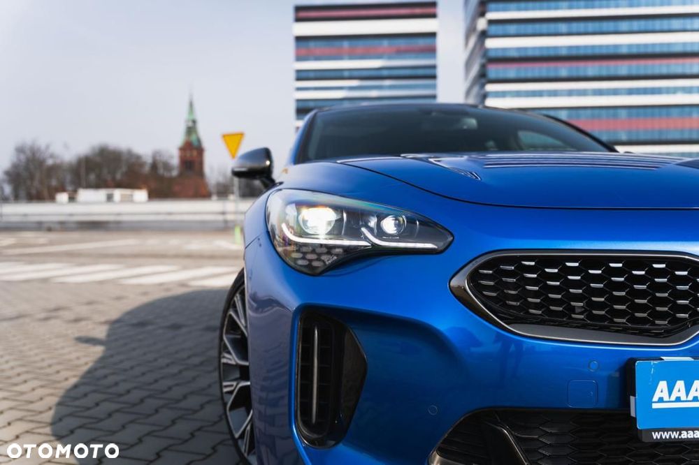Kia Stinger - 12