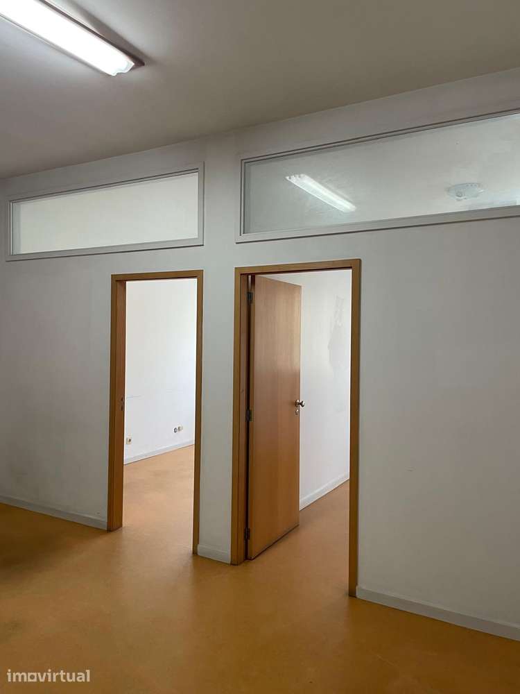 Escritório junto Câmara Municipal Matosinhos - Grande imagem: 4/13