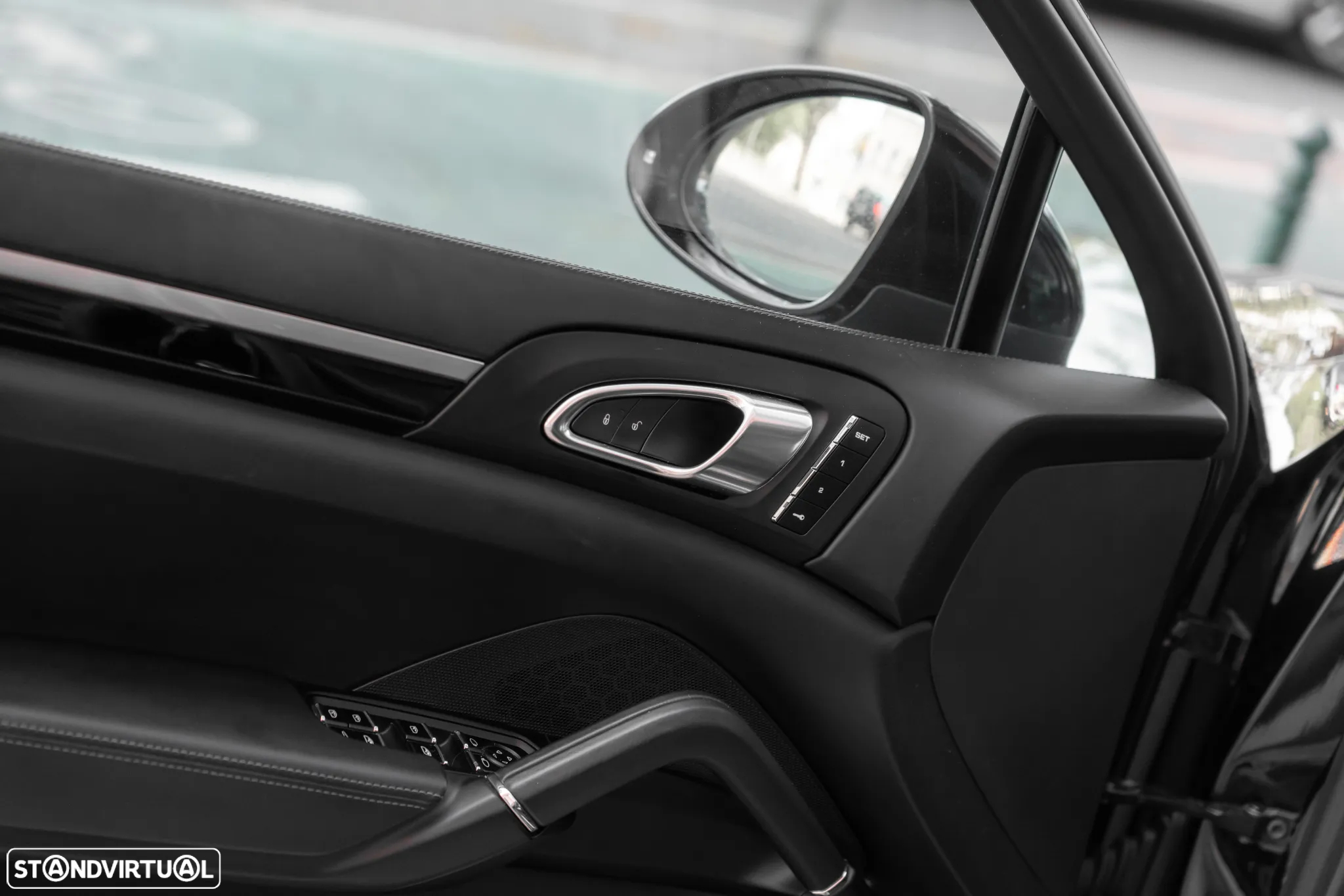 Porsche Cayenne - 24