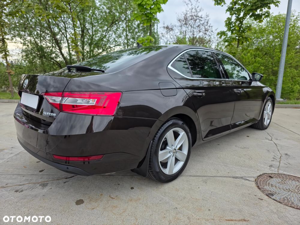 Skoda Superb 2.0 TSI Ambition DSG - 12