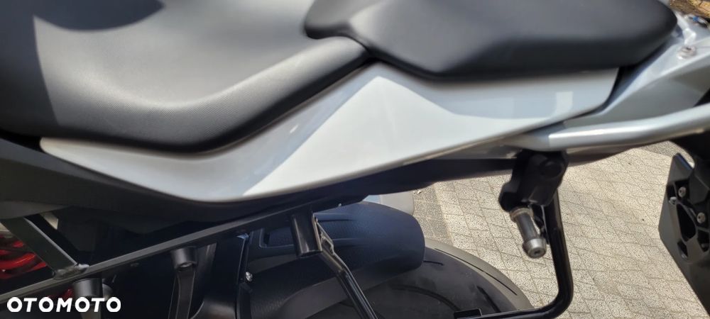 BMW S - 18