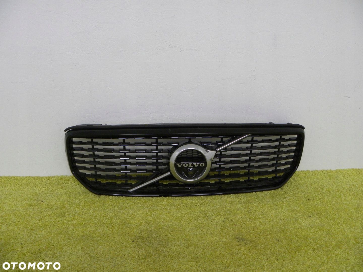 Grill Atrapa Volvo V316 XC40 17- Kamera R-Design - 1