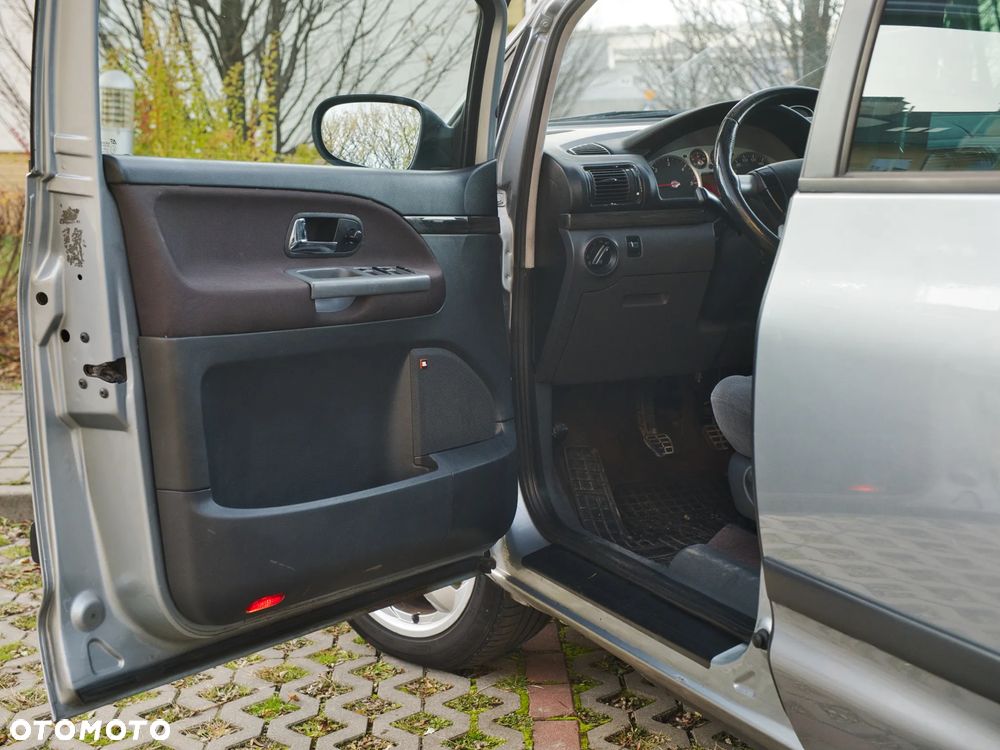 Ford Galaxy 1.9 TDI Ghia - 25