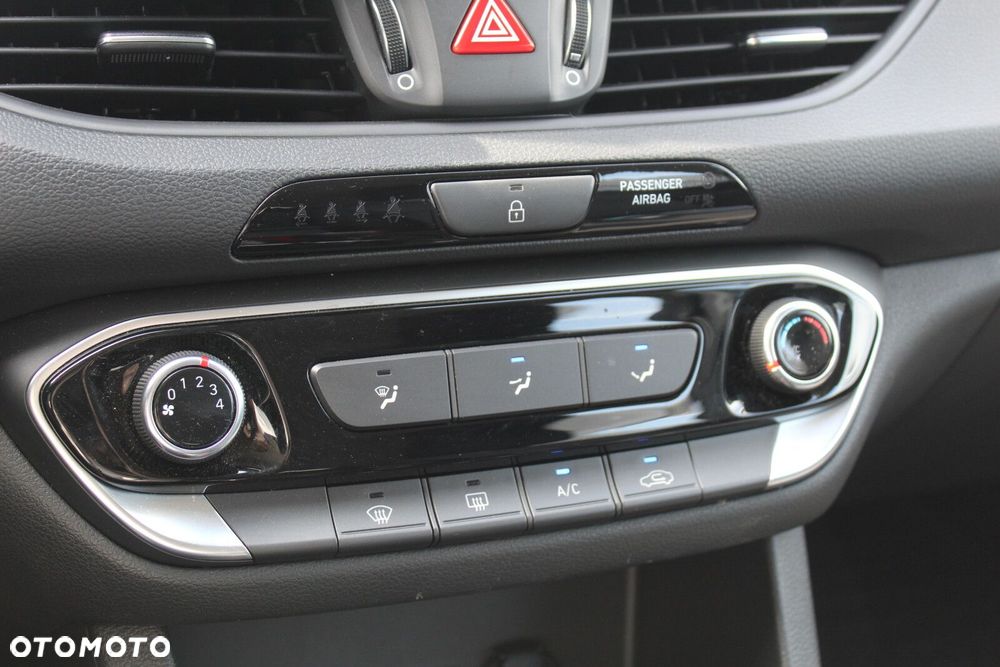 Hyundai i30 1.5 T-GDI 48V Modern - 16