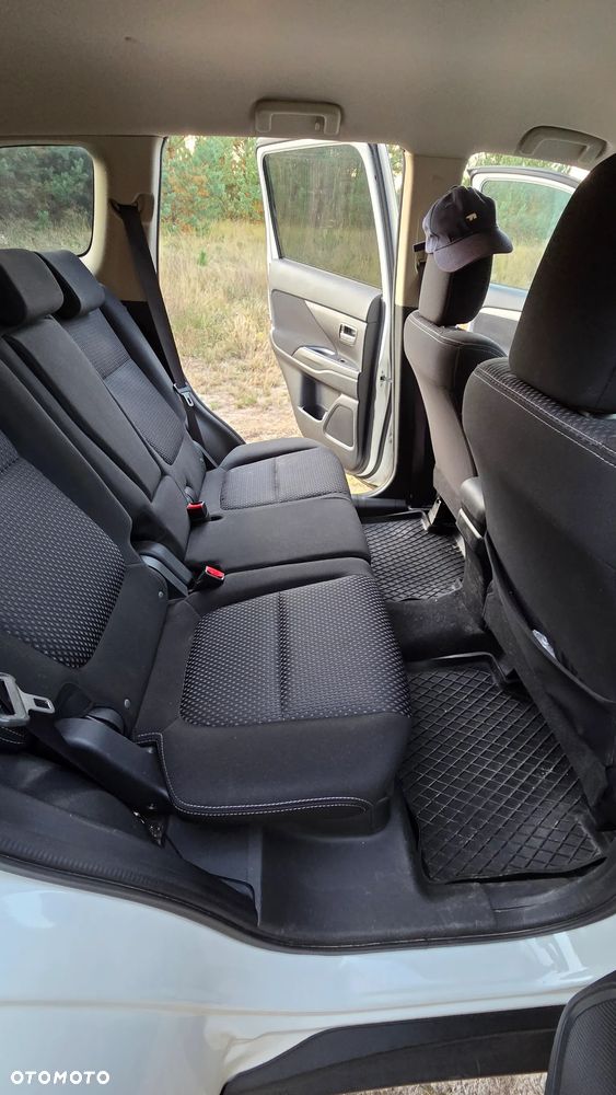 Mitsubishi Outlander - 17