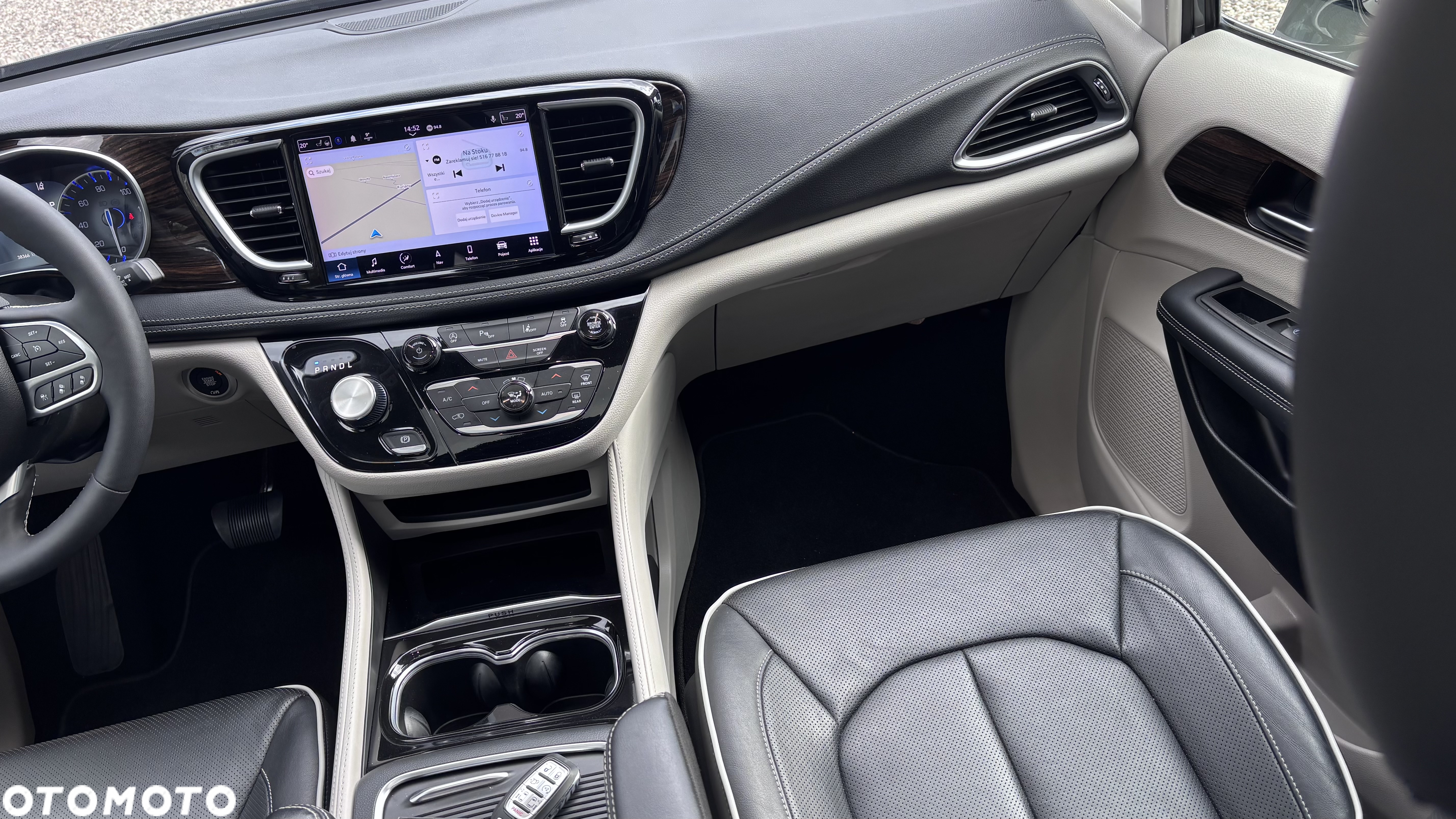 Chrysler Pacifica - 27