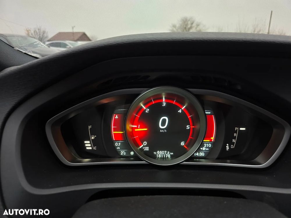 Volvo V40 Cross Country D3 Geartronic Ocean Race - 10