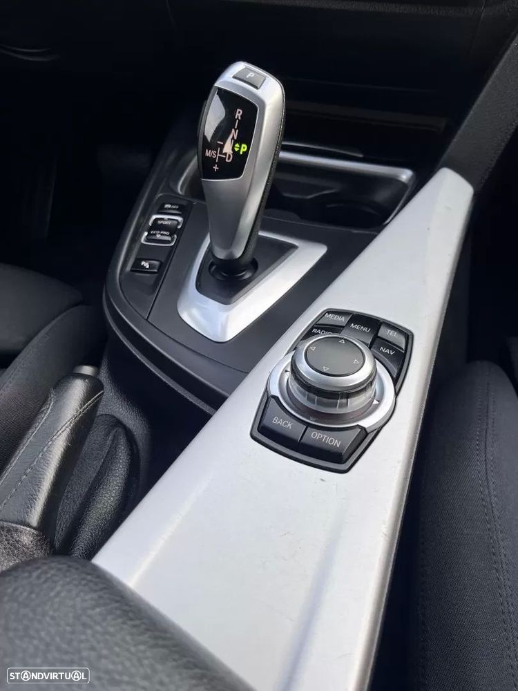 BMW 320 d Touring Aut. Sport Line - 39