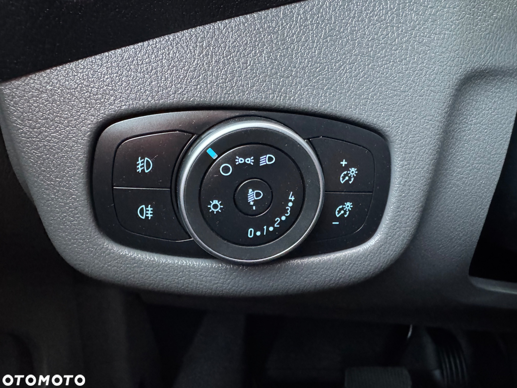 Ford TRANSIT CONNECT - 18