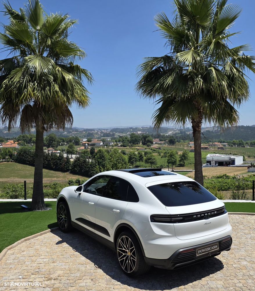 Porsche Macan Electric - 10