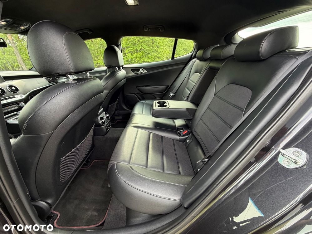 Kia Stinger - 16
