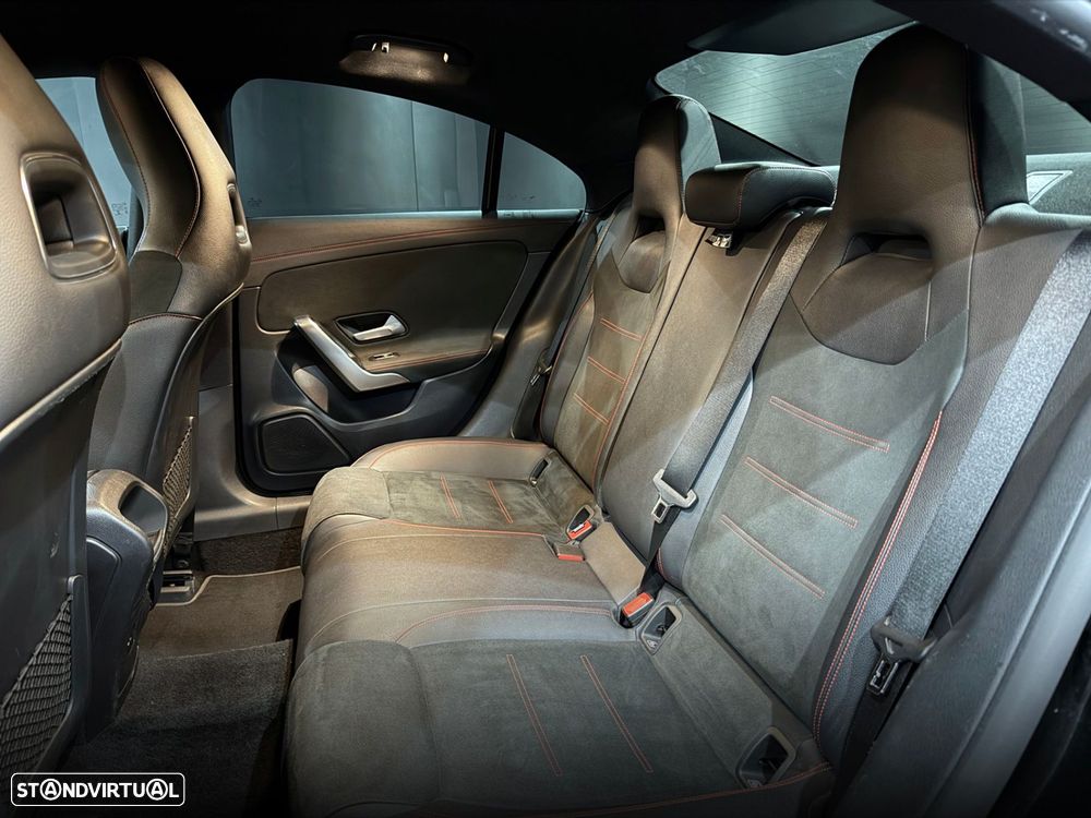 Mercedes-Benz CLA 250 e - 35