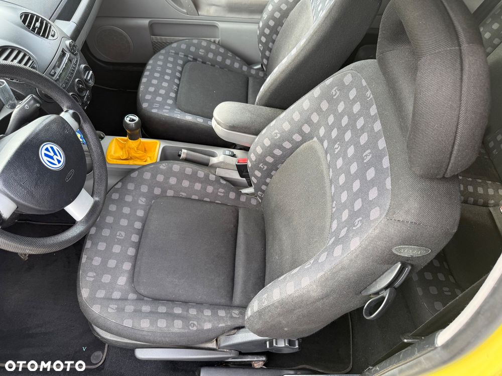 Volkswagen New Beetle - 15