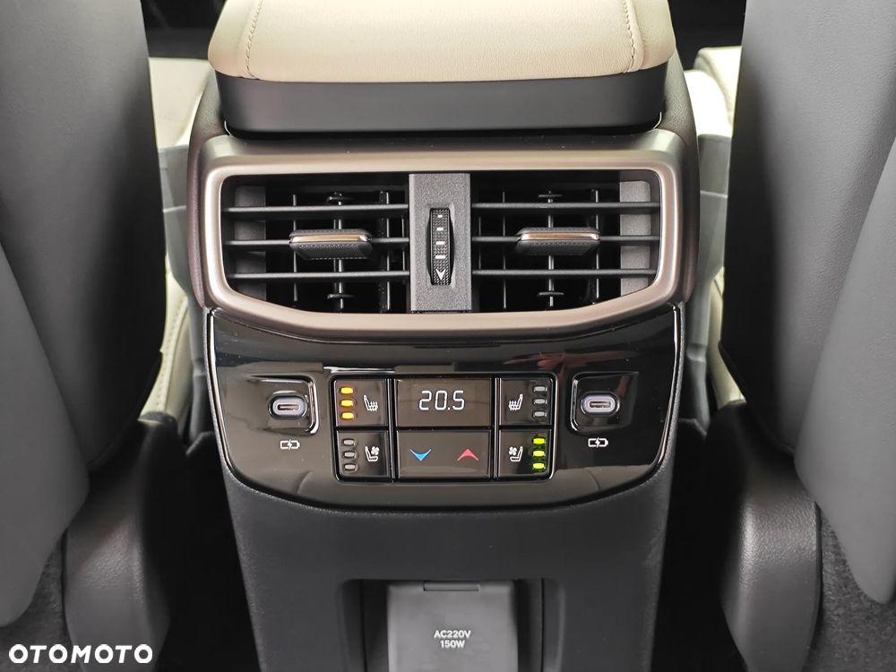 Lexus RX 450h+ Omotenashi - 32