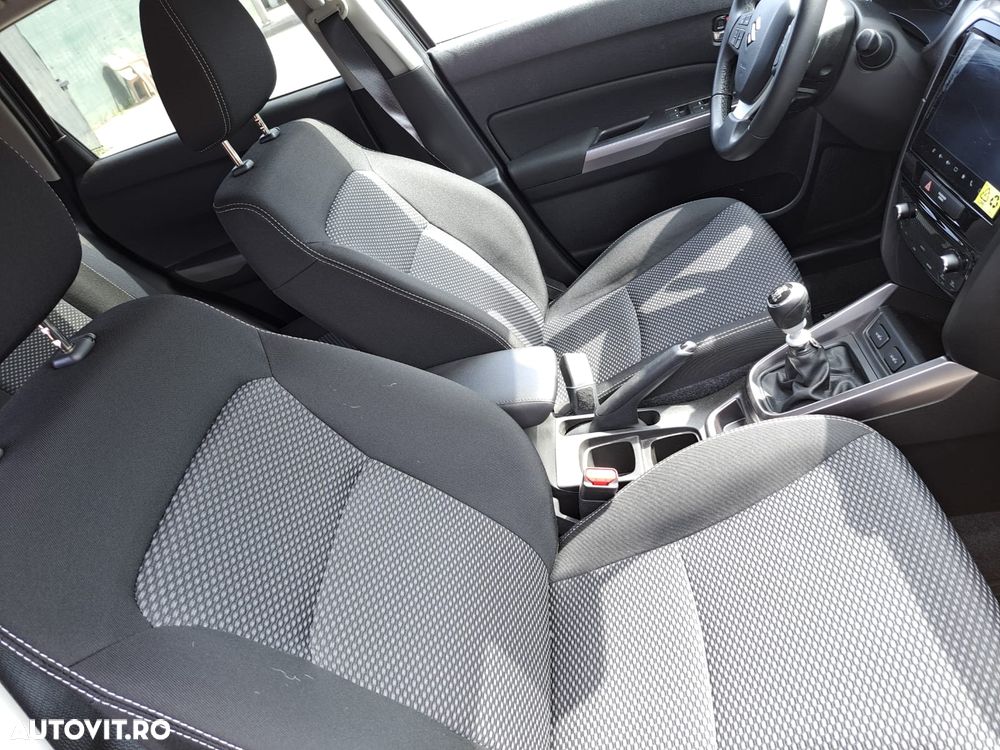 Suzuki Vitara 1.4 Boosterjet MHEV Passion - 11