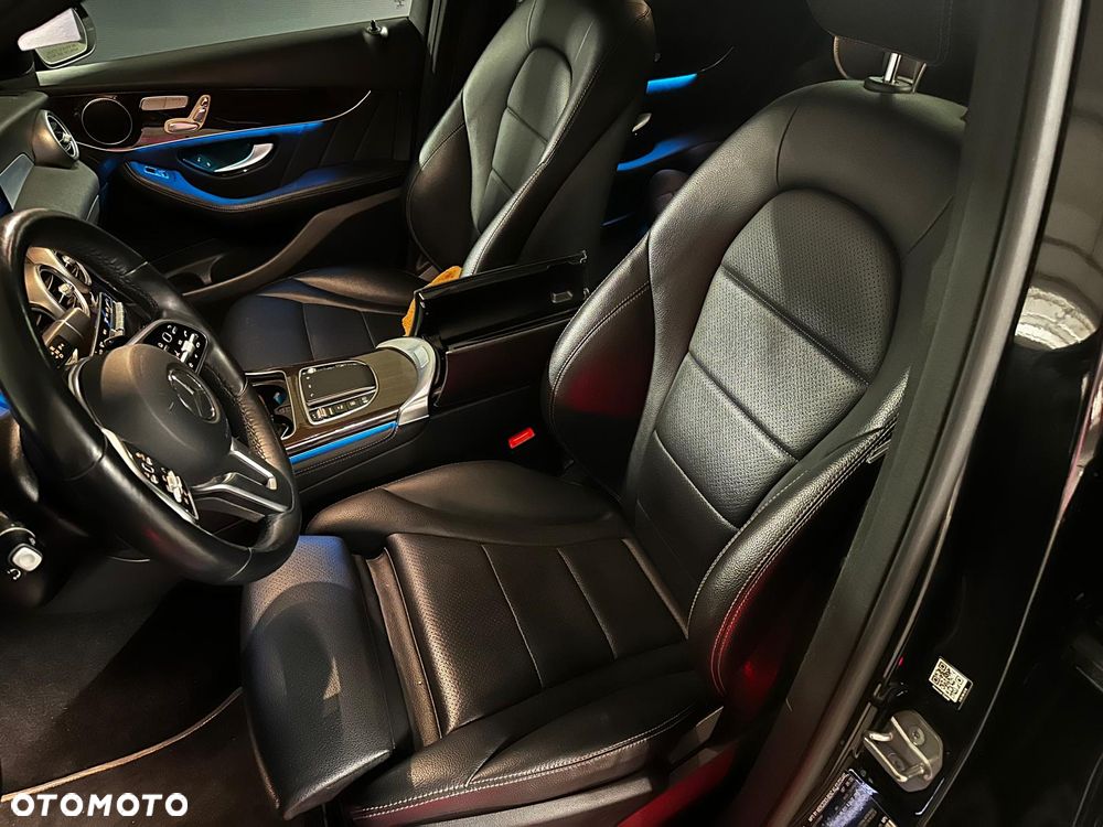 Mercedes-Benz GLC 300 4Matic 9G-TRONIC AMG Line Plus - 16