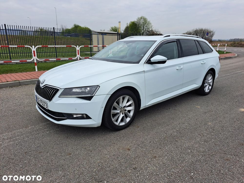 Skoda Superb 2.0 TDI Premium Edition - 2