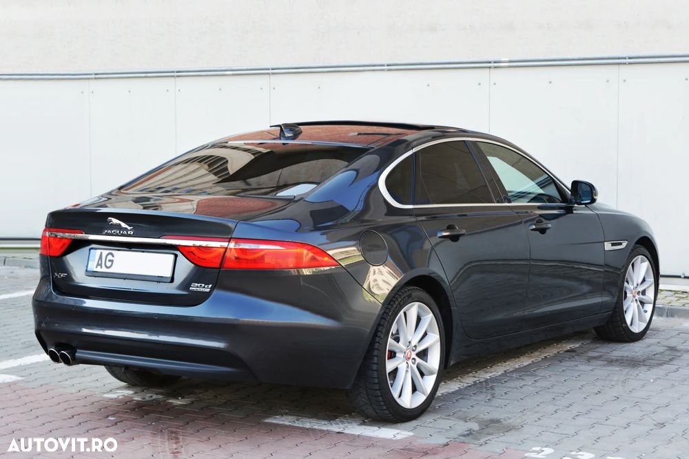 Jaguar XF - 5