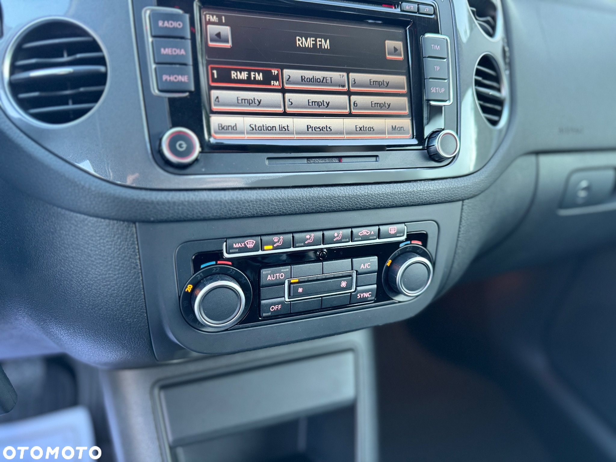 Volkswagen Tiguan - 16