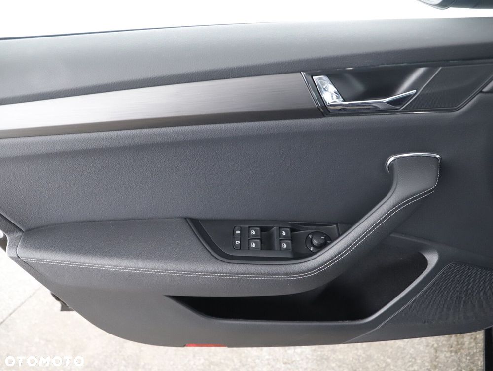 Skoda Superb 2.0 TDI SCR Style DSG - 24