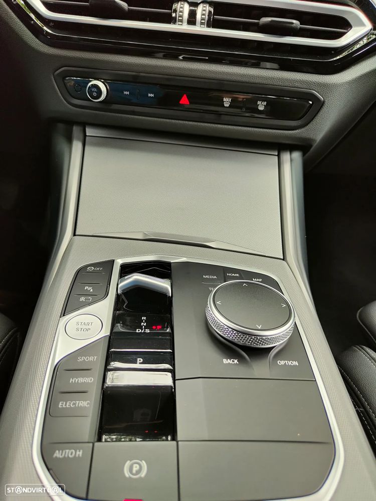 BMW 320 - 13
