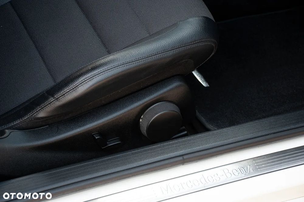 Mercedes-Benz Klasa C 180 BlueEFFICIENCY - 36