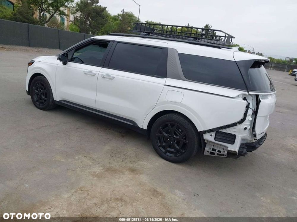 Kia Carnival - 6
