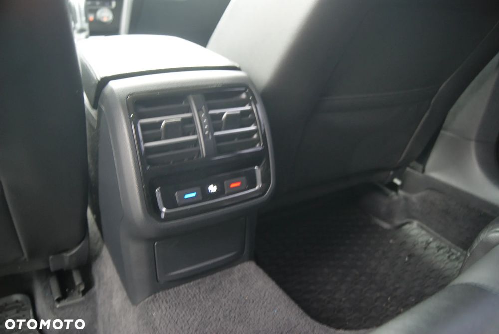 Volkswagen Passat 2.0 TDI (BlueMotion Technology) DSG Highline - 23