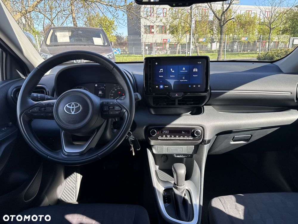 Toyota Yaris - 11