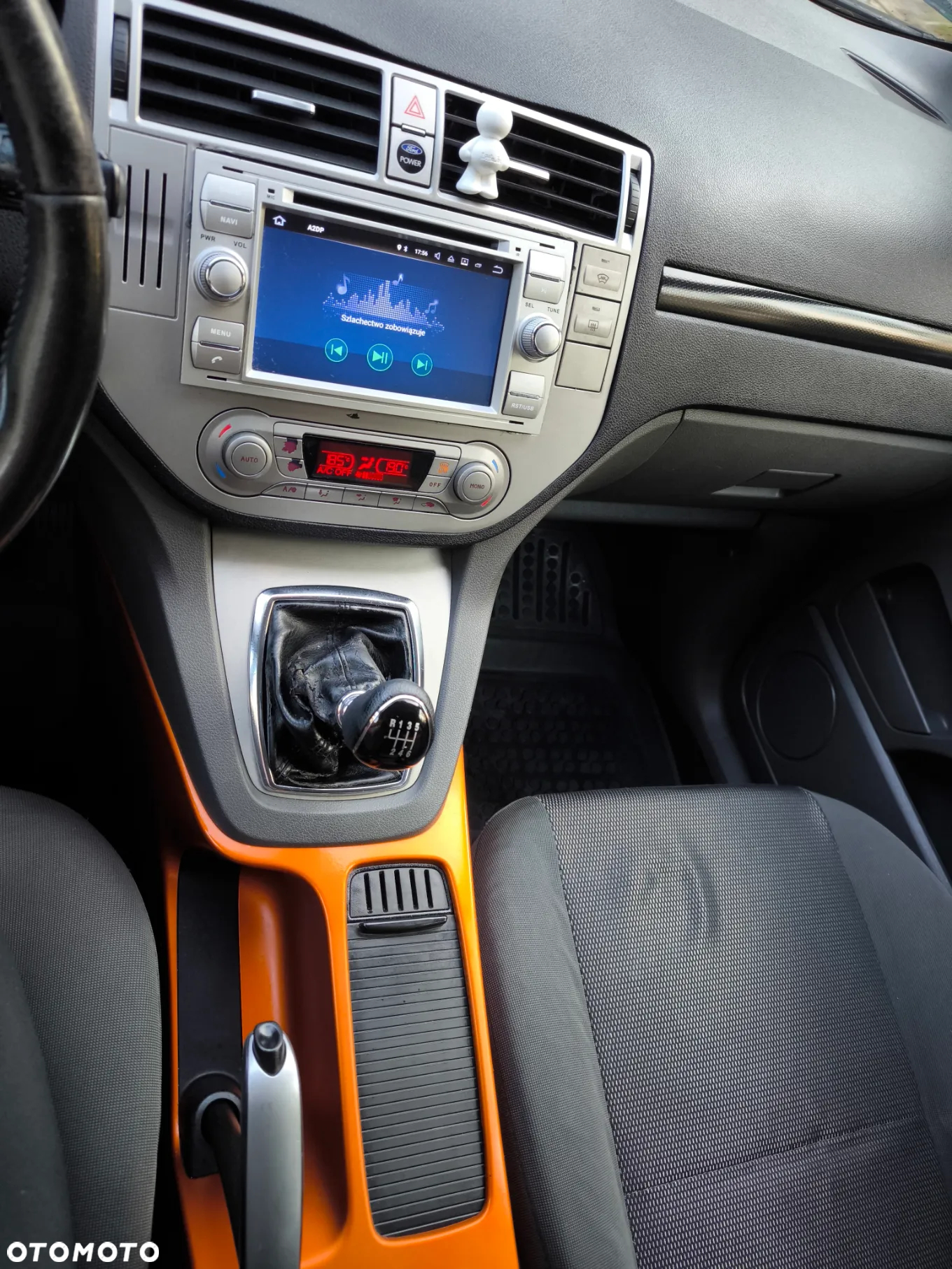 Ford Kuga - 16