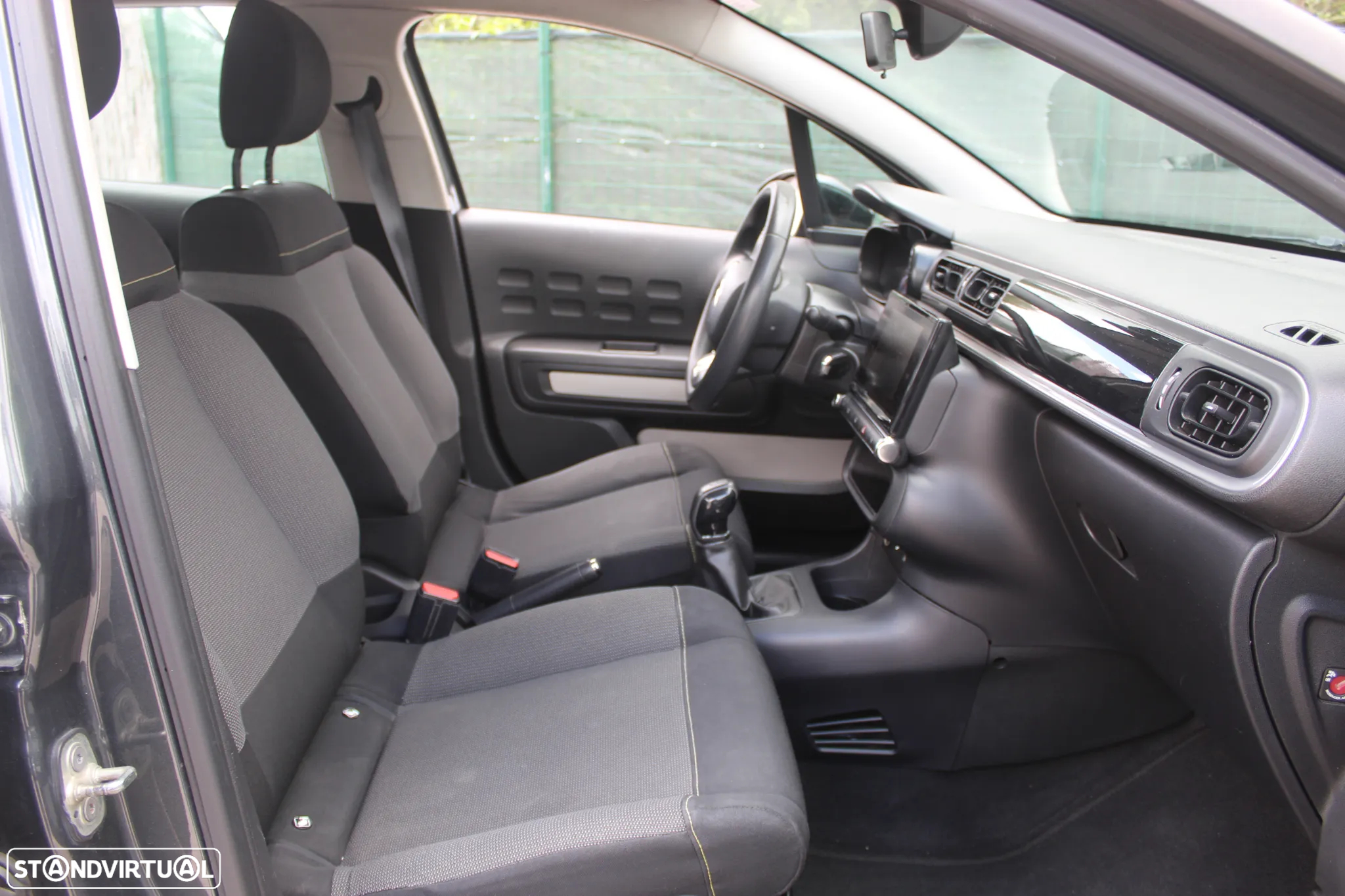 Citroën C3 1.6 BlueHDi Exclusive - 28