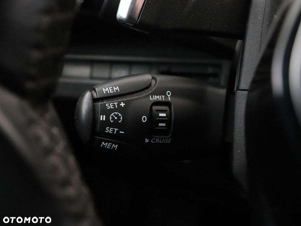 Peugeot 3008 BlueHDi 130 Stop & Start EAT8 Allure Business-Paket - 34