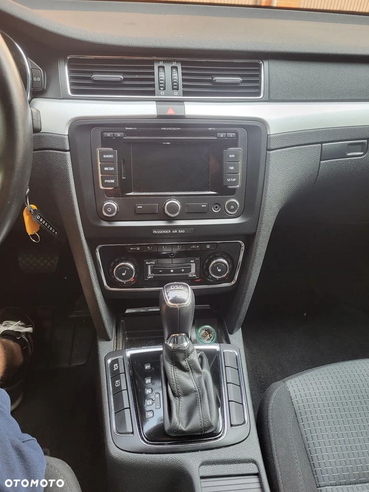 Skoda Superb 2.0 TDI DSG Exclusive - 6
