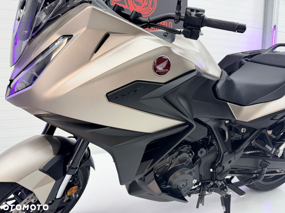 Honda NT - 17