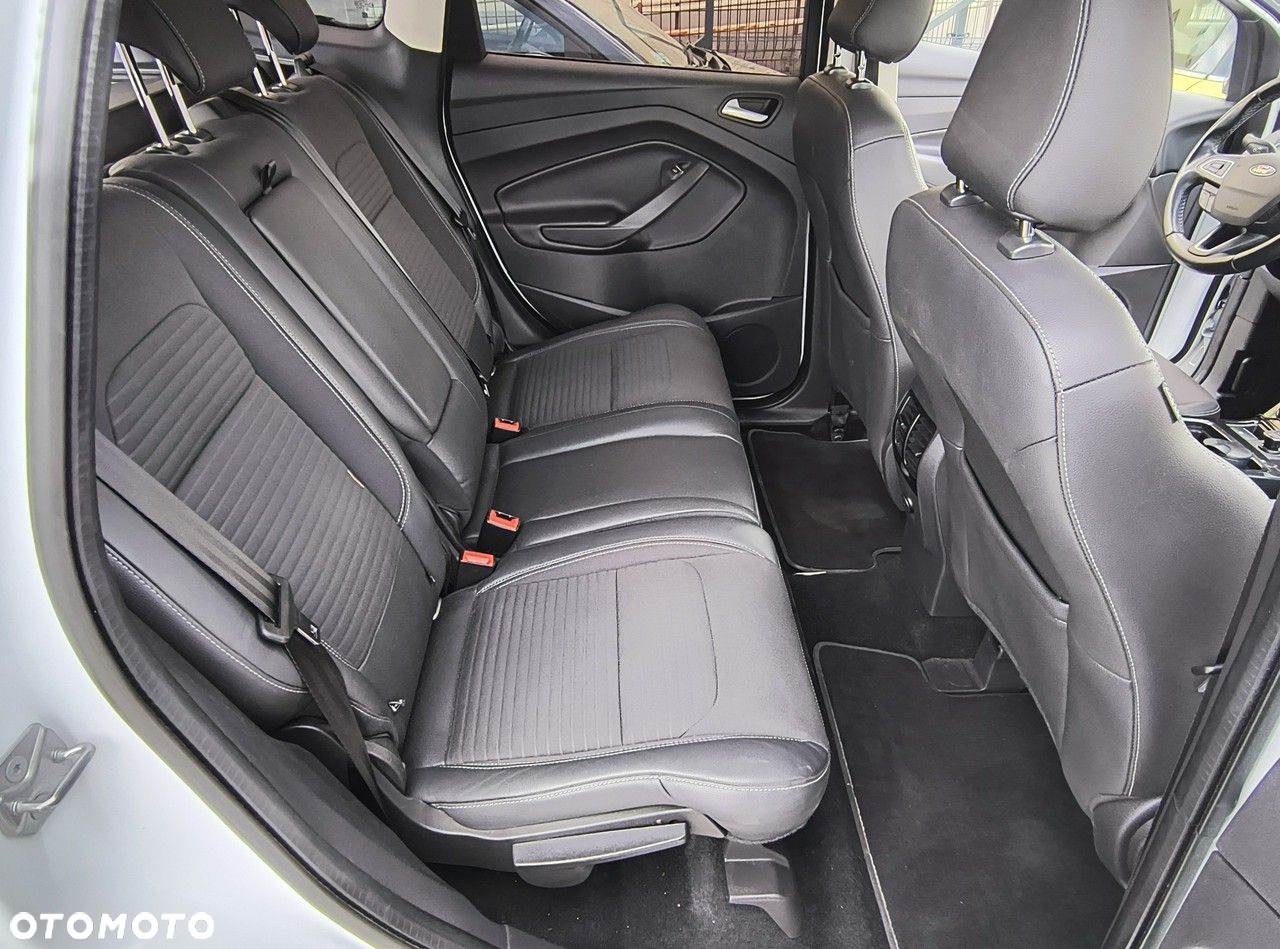 Ford Kuga 1.5 EcoBoost 2x4 Titanium - 11