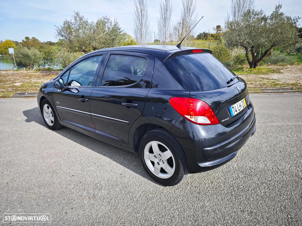 Peugeot 207 1.4 16V SE Sportium - 2