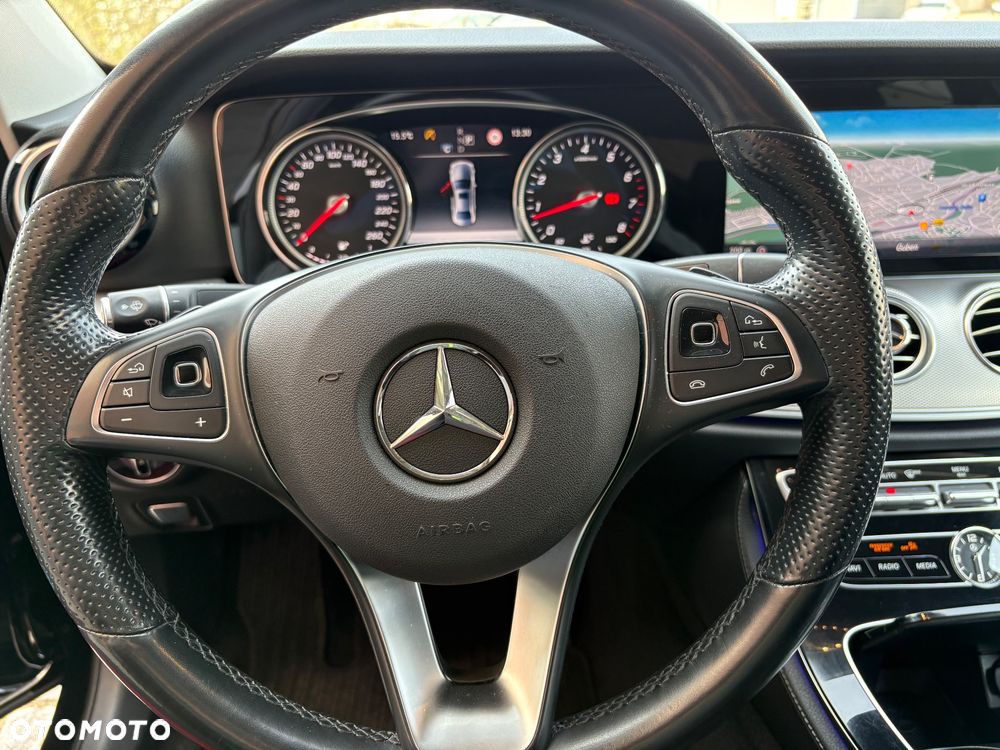 Mercedes-Benz Klasa E 200 4Matic 9G-TRONIC Avantgarde - 30