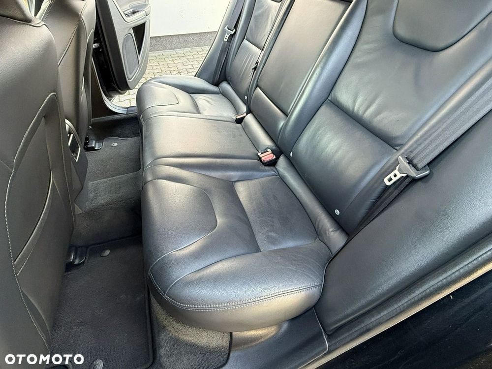 Volvo V60 D4 Momentum - 15
