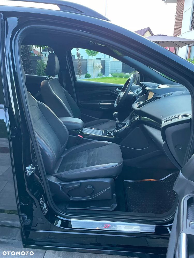 Ford Kuga 2.0 TDCi 4x4 ST-Line - 26