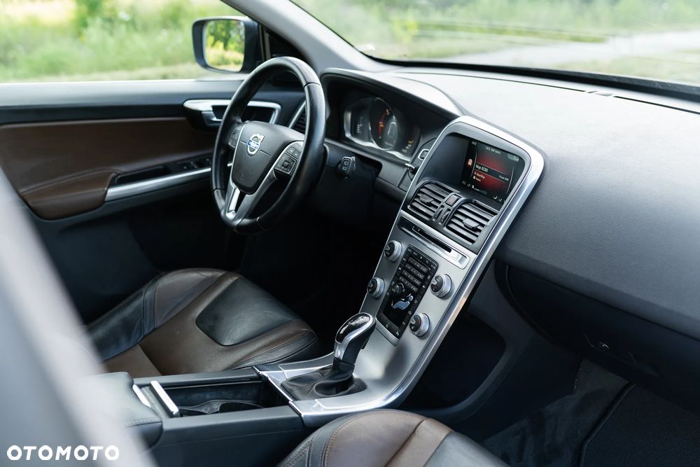 Volvo XC 60 D4 Geartronic Summum - 18