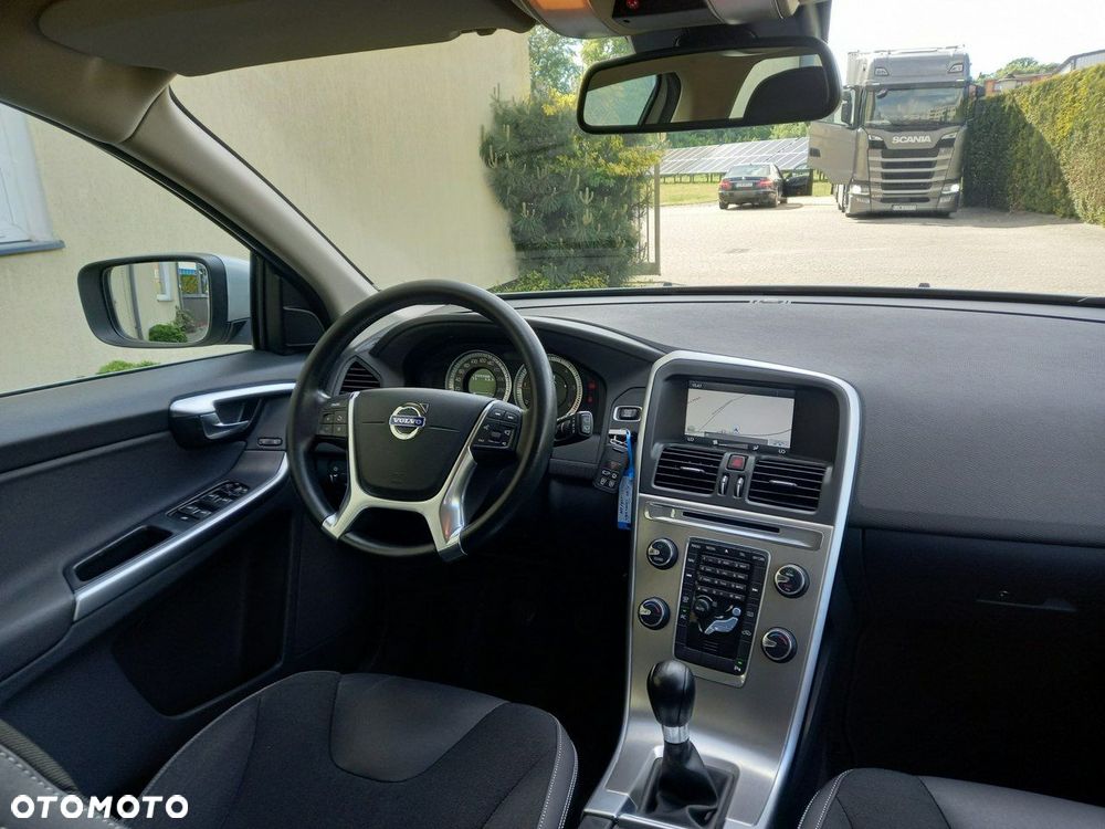 Volvo XC 60 DRIVe Momentum - 29