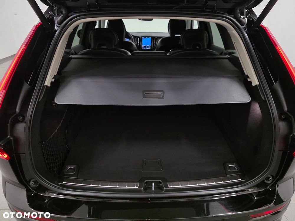 Volvo XC 60 B4 D AWD Ultimate Bright - 39