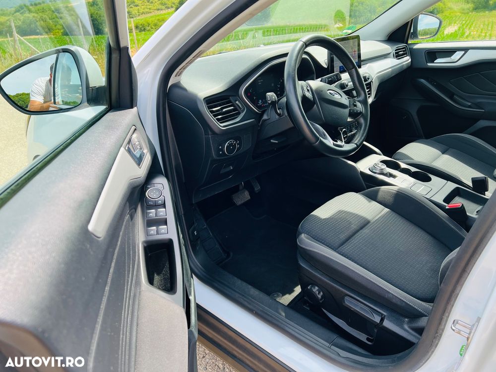 Ford Focus 1.5 TDCi Powershift Titanium - 8