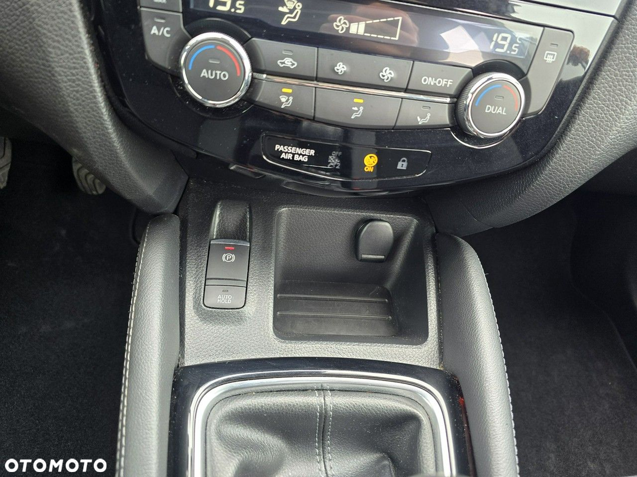 Nissan Qashqai 1.2 DIG-T N-Connecta Xtronic EU6 - 18