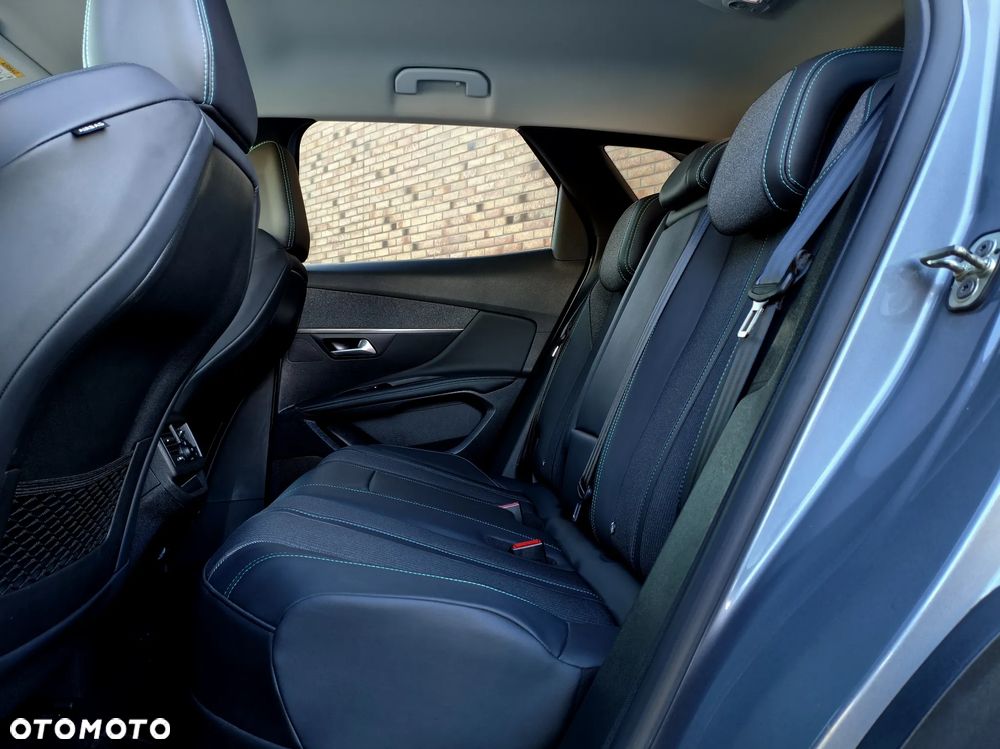 Peugeot 3008 1.6 PHEV 225 Allure Plus S e-DCS7 - 36
