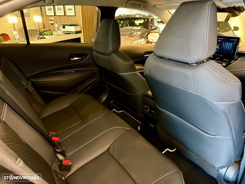 Toyota Corolla SD 1.8 Hybrid Luxury - 22
