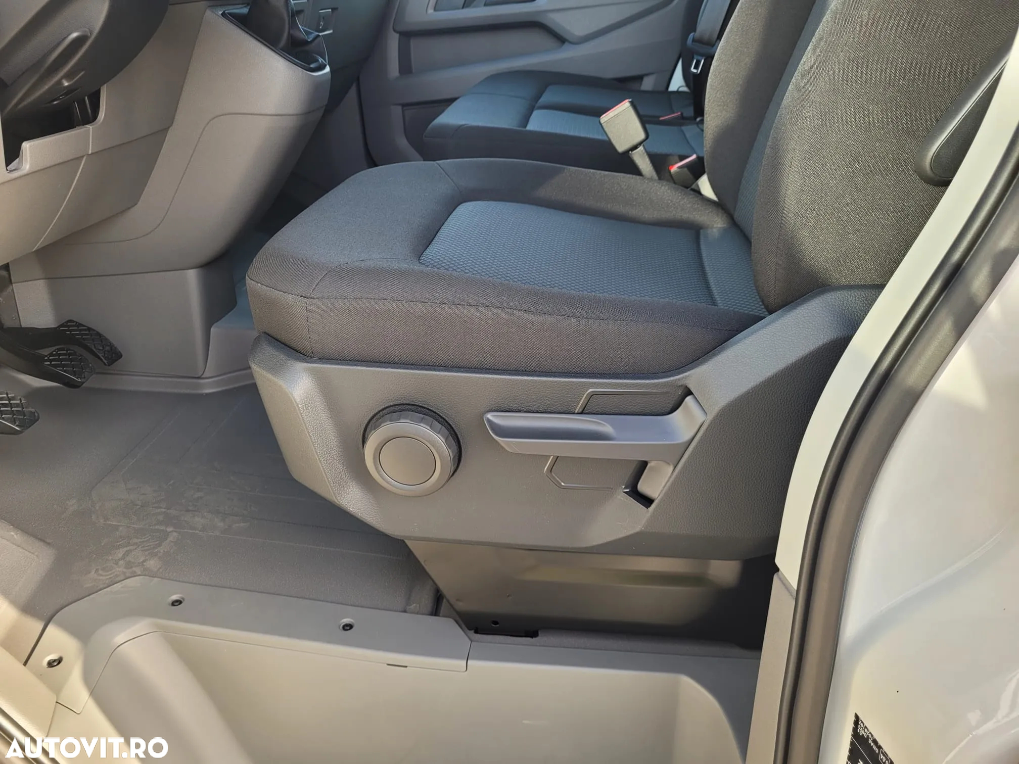 Volkswagen Crafter 35 Superlung 140CP modelul nou cu tableta - 12