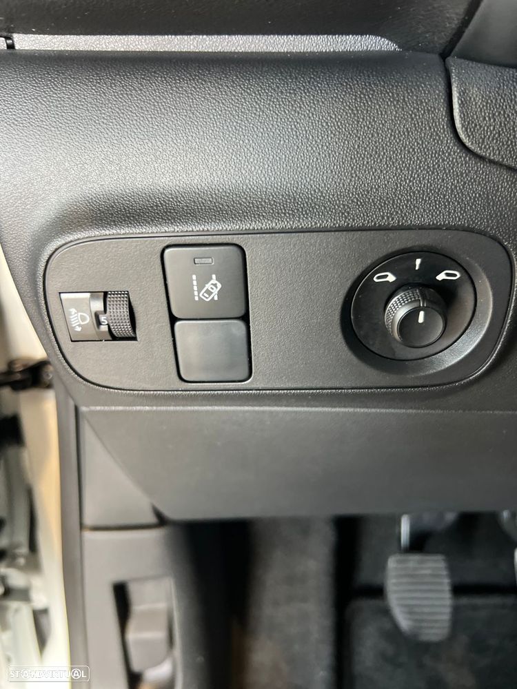 Citroën C3 1.2 PureTech Attraction - 24