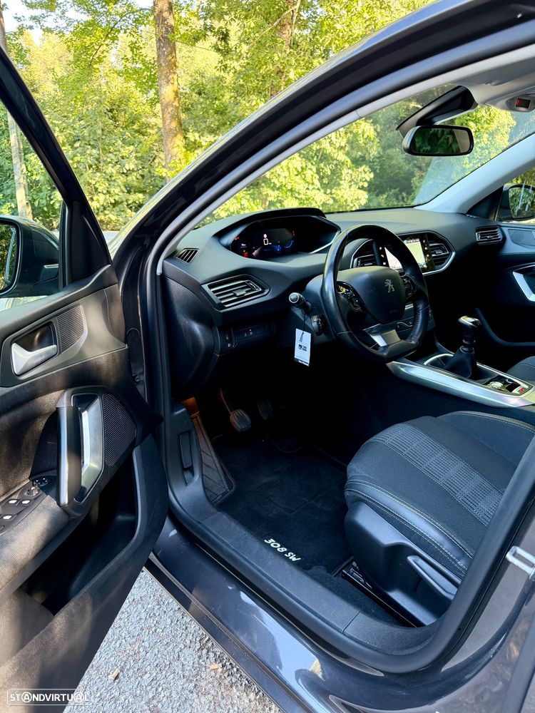 Peugeot 308 1.2 PureTech Allure - 11